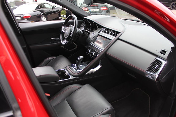 Jaguar E-PACE 8 of 14
