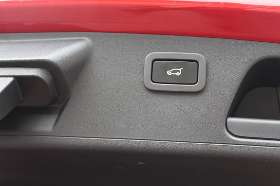 Jaguar E-PACE 4 of 14
