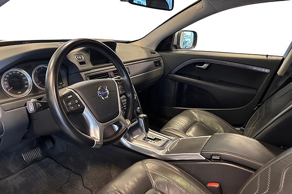 Volvo XC70 10 of 28