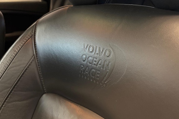 Volvo XC70 15 of 28