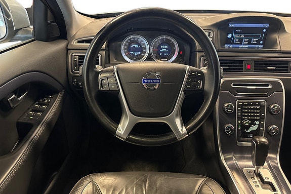 Volvo XC70 12 of 28