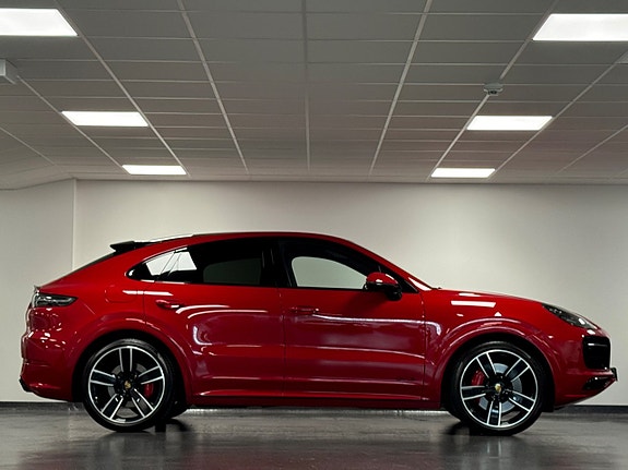 Porsche Cayenne 3 of 29