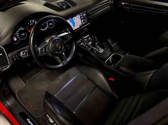 Porsche Cayenne 17 of 29