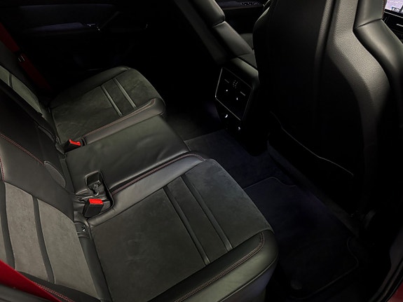 Porsche Cayenne 22 of 29