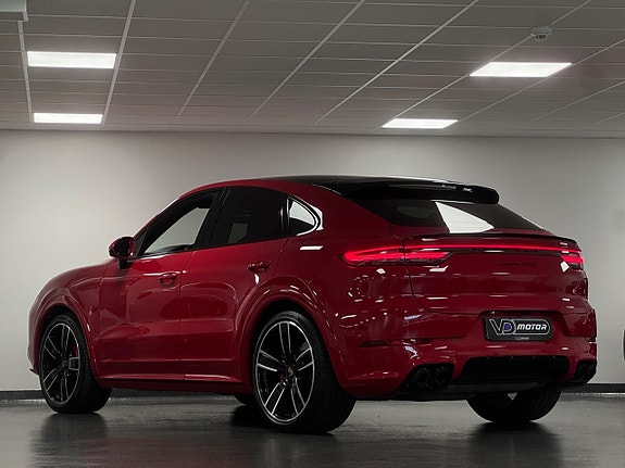 Porsche Cayenne 2 of 29