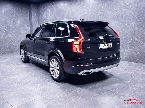 Volvo XC90 5 of 30