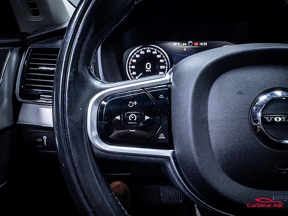 Volvo XC90 26 of 30