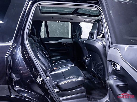 Volvo XC90 16 of 30
