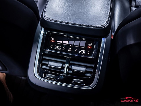 Volvo XC90 17 of 30