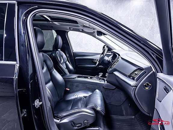 Volvo XC90 15 of 30
