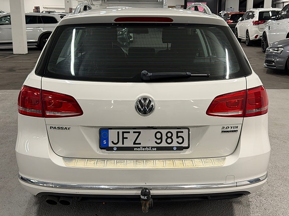 Volkswagen Passat 5 of 15