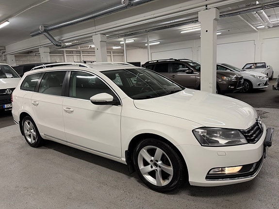 Volkswagen Passat 2 of 15