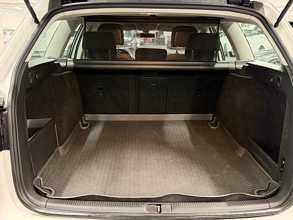 Volkswagen Passat 7 of 15