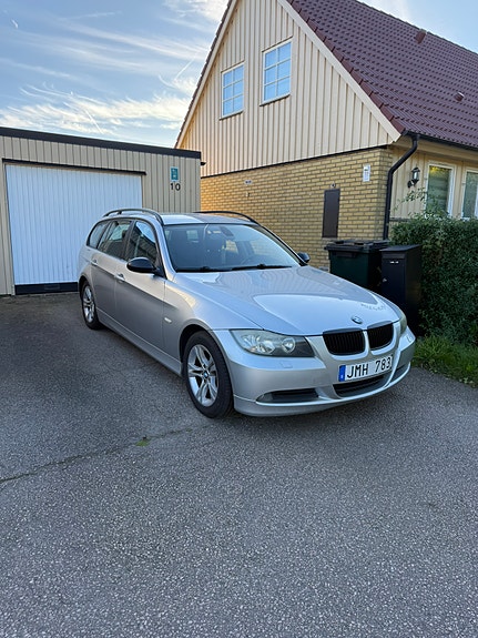 BMW 320d 3 of 9