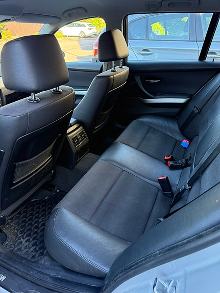 BMW 320d 6 of 9