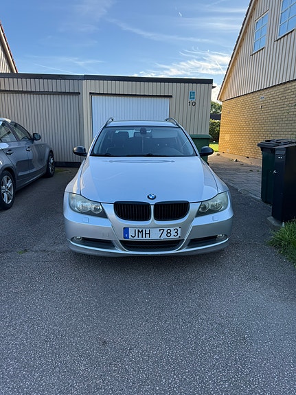 BMW 320d 4 of 9