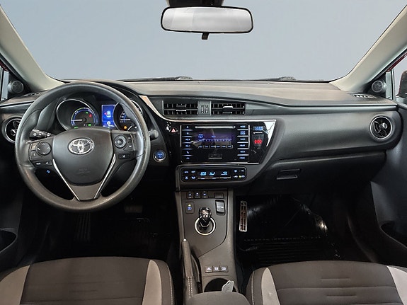 Toyota Auris 8 of 19