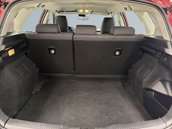 Toyota Auris 12 of 19