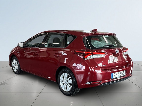 Toyota Auris 5 of 19
