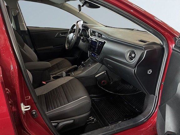 Toyota Auris 10 of 19