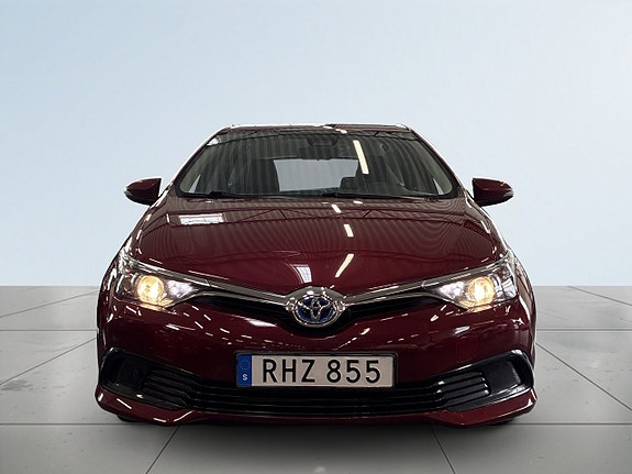 Toyota Auris 2 of 19