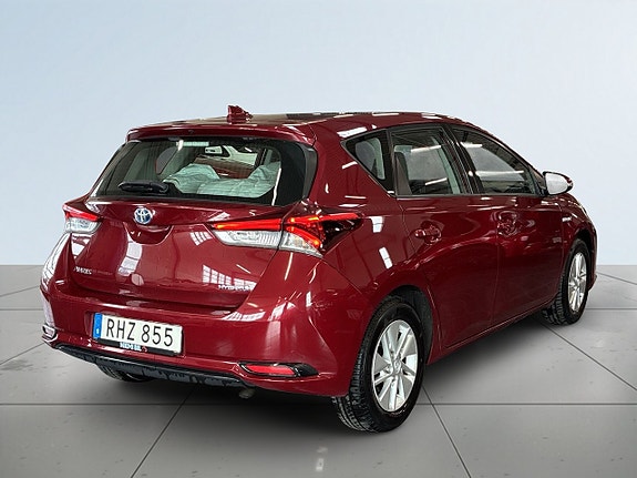 Toyota Auris 6 of 19