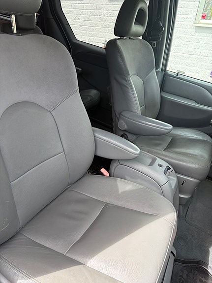 Chrysler Grand Voyager 4 of 9