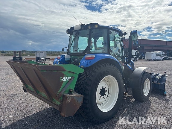 Traktor New Holland T5.85 med Nordic sop samt 5 of 6
