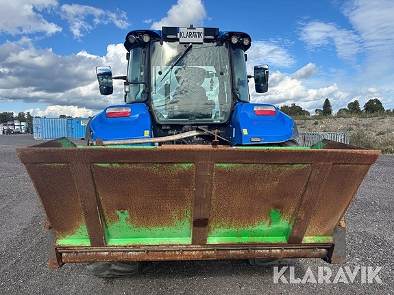 Traktor New Holland T5.120 med plog och sprid 3 of 6