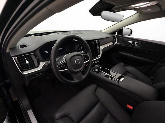 Volvo V60 11 of 30