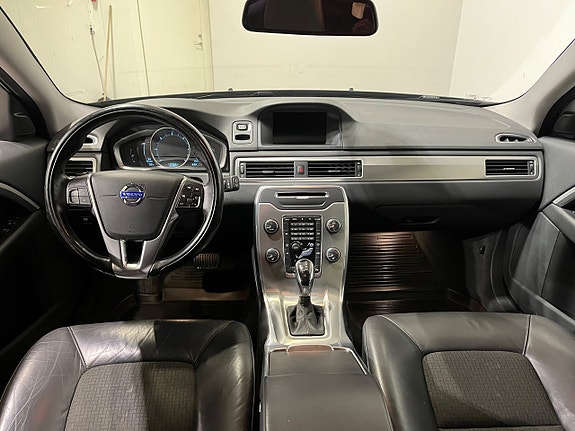 Volvo V70 12 of 19