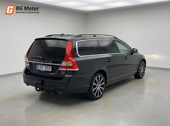 Volvo V70 4 of 19