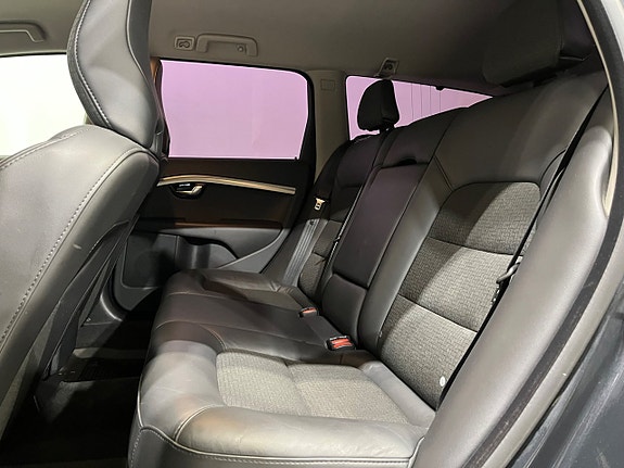 Volvo V70 10 of 19
