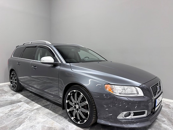 Volvo V70 10 of 30