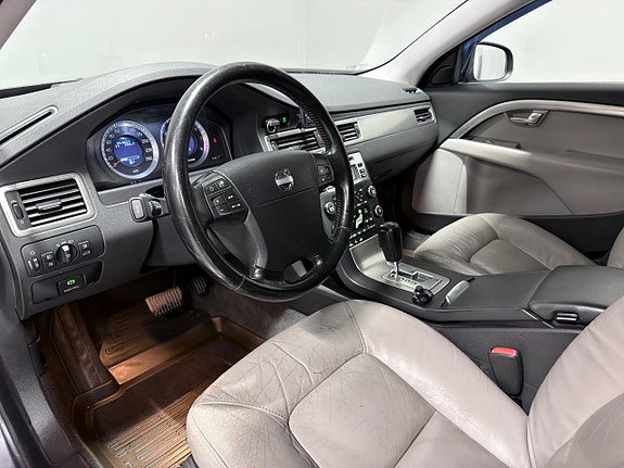 Volvo V70 16 of 30