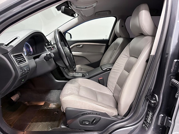 Volvo V70 14 of 30