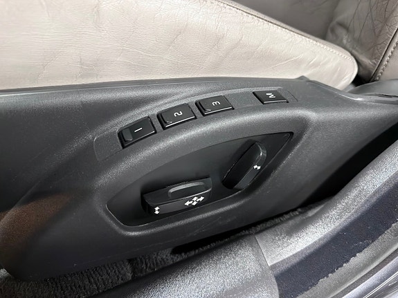 Volvo V70 15 of 30