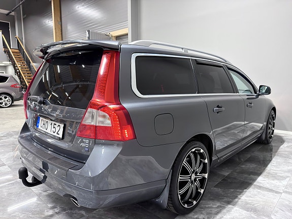 Volvo V70 8 of 30