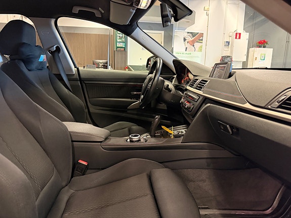 BMW 320d 24 of 30