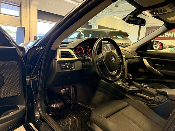 BMW 320d 11 of 30