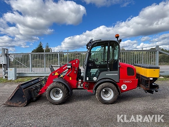 Kompaktlastare Weidemann 1380 med sandspridar 2 of 6
