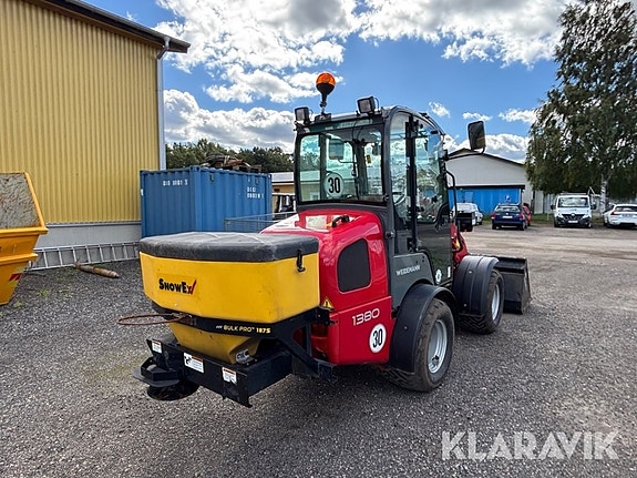 Kompaktlastare Weidemann 1380 med sandspridar 5 of 6