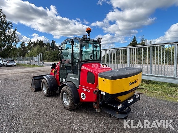 Kompaktlastare Weidemann 1380 med sandspridar 3 of 6