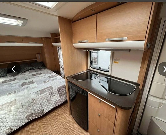 Adria Adora Queensbed 10 of 18