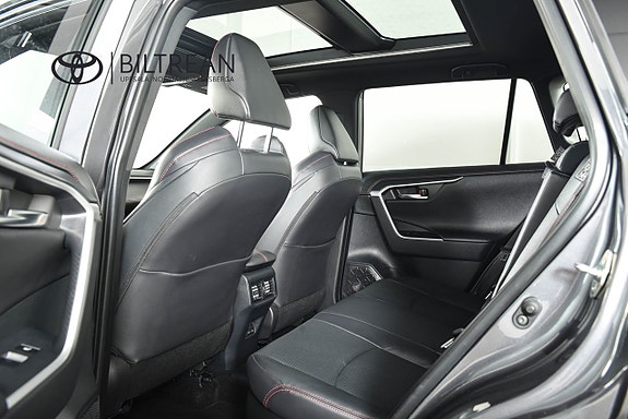 Toyota RAV4 Plug-in Hybrid 7 of 20