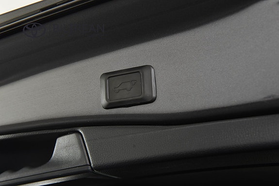 Toyota RAV4 Plug-in Hybrid 10 of 20