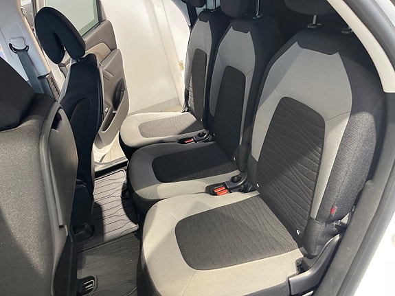 Citroen C4 Picasso 10 of 12