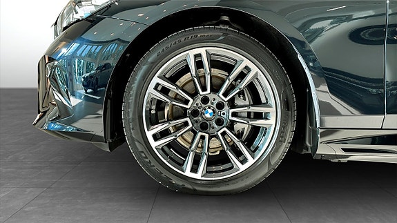 BMW i5 9 of 9