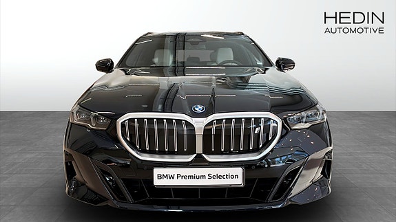 BMW i5 8 of 9