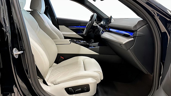 BMW i5 3 of 9